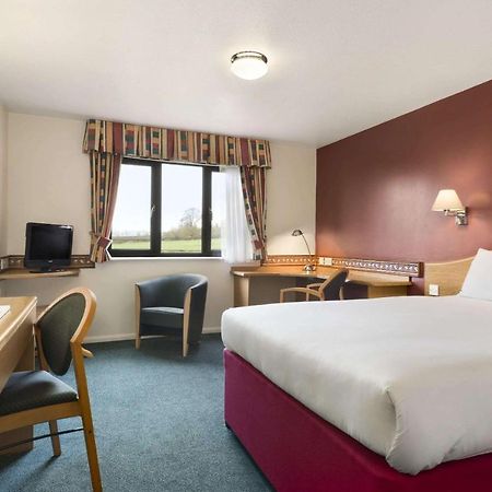 Days Inn Michaelwood M5 Falfield Exterior foto