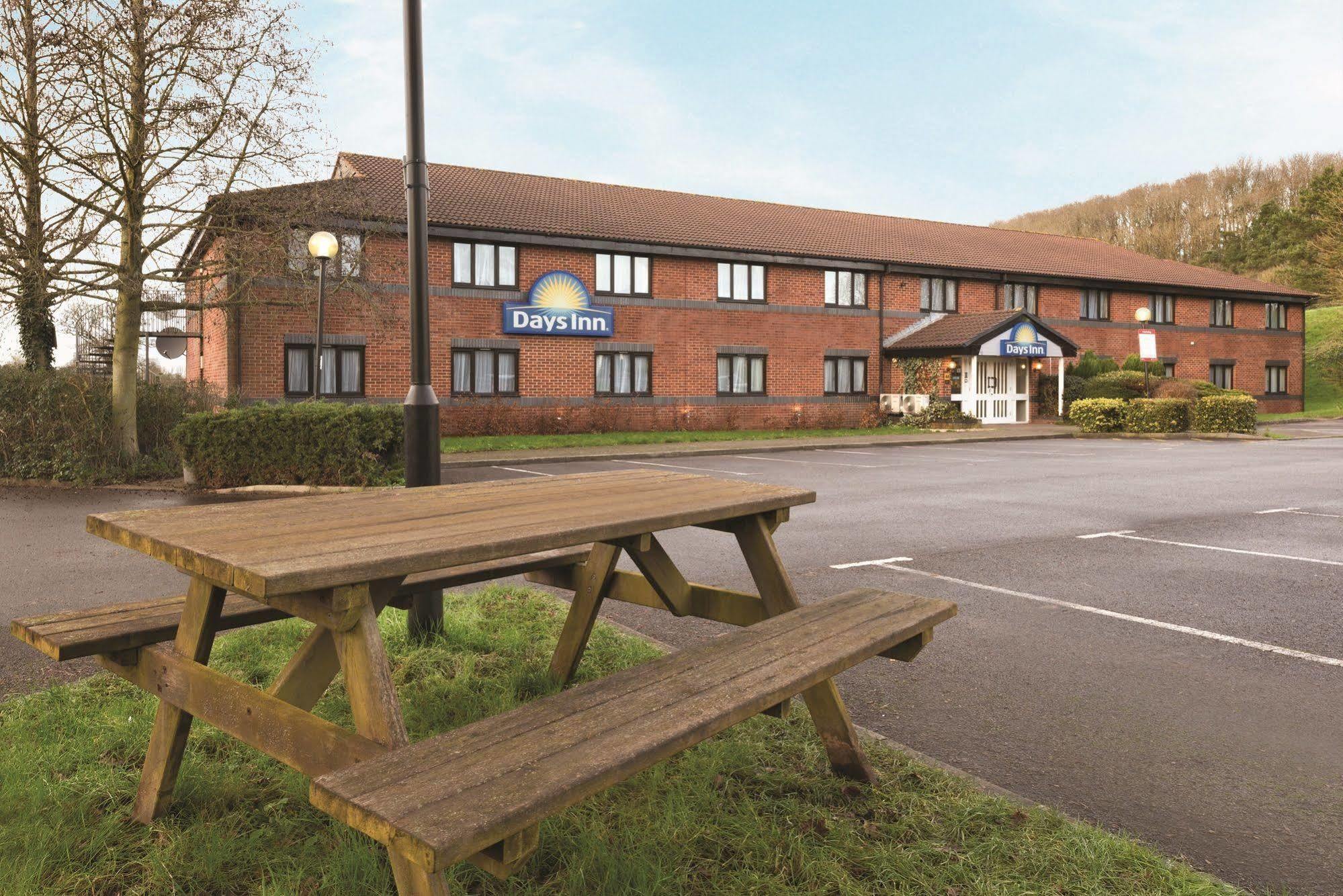 Days Inn Michaelwood M5 Falfield Exterior foto